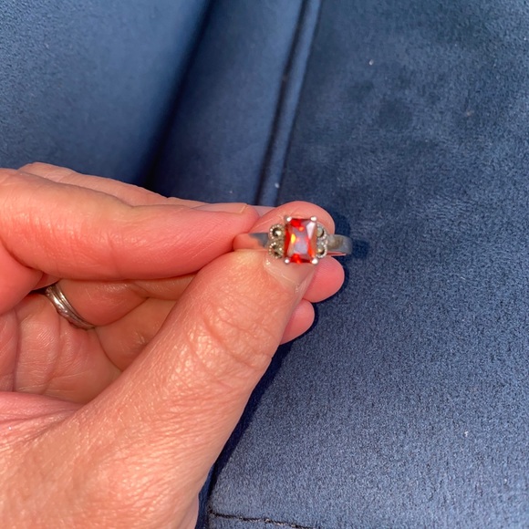 Deep Red Ring - Picture 4 of 4